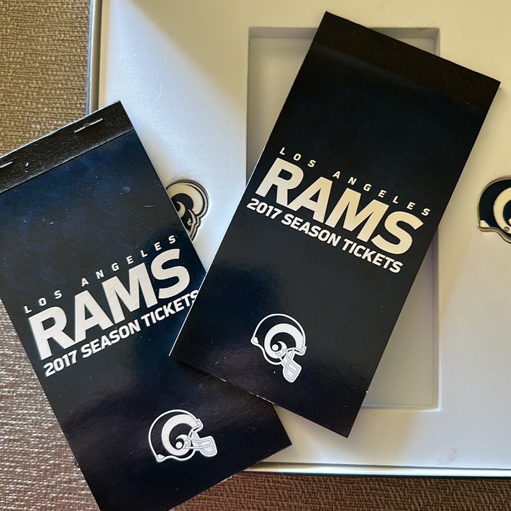 🏈 Football Collectors! LA Rams 2017 season set with pins & ticket booklets